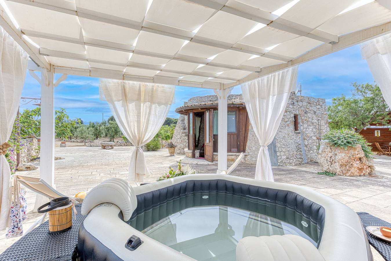 Casa di campagna 'Il Papavero Rosso - Villa accogliente' con giardino privato e Wi-Fi in Gagliano del Capo, Provincia di Lecce