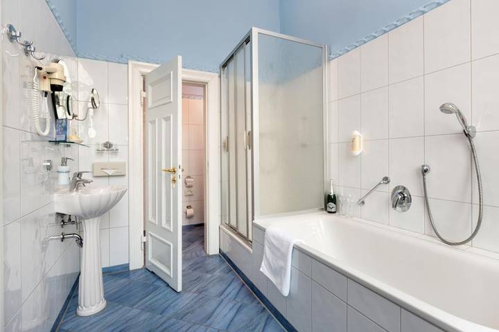 Hotel für 2 Personen, mit Terrasse und Garten sowie Pool und Sauna in Ralswiek - 2