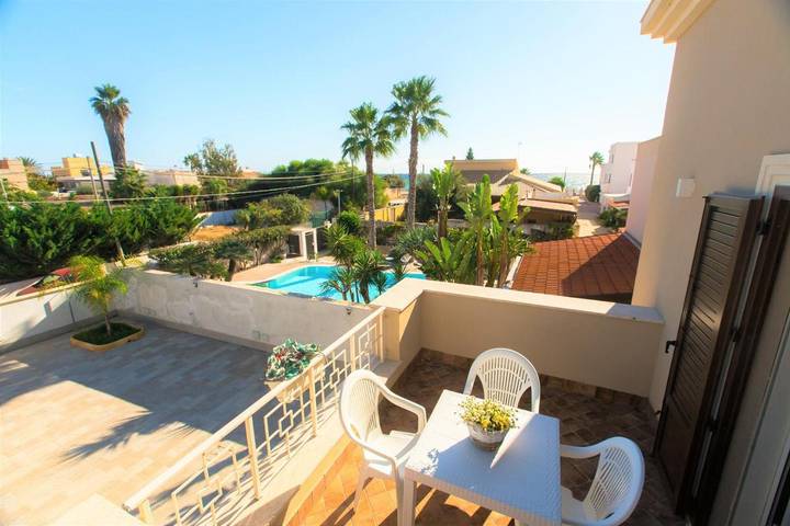 Villa per 5 persone, con giardino e panorama, adatto a famiglie con bambini in Mazara del Vallo
