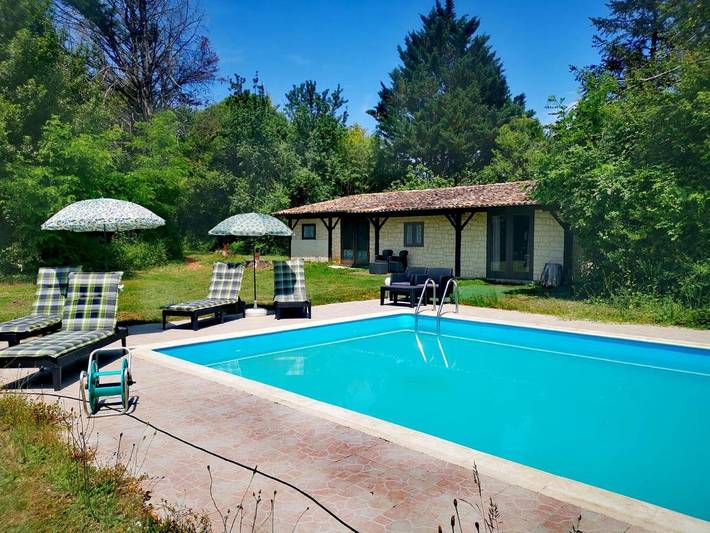 Appartement de vacances pour 2 personnes, avec Terrasse et Jardin ainsi que Piscine et Vue