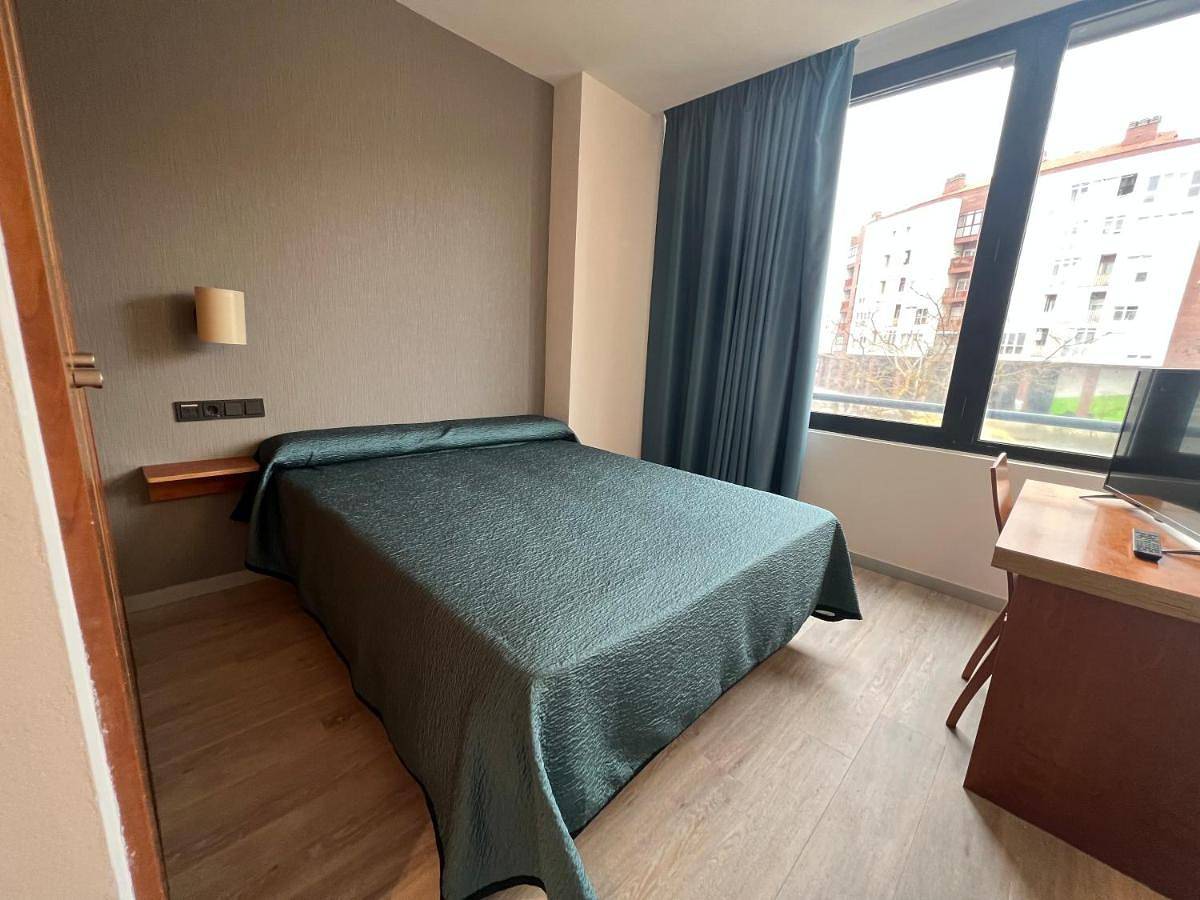 Duque de Wellington in Vitoria-Gasteiz, Cordillera Cantábrica