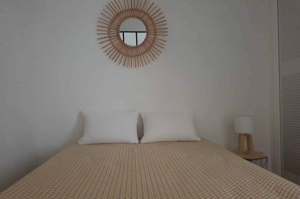 Entire apartment, Charming Apartment In The Very Center Of Fontainebleau in Fontainebleau, Seine-et-Marne
