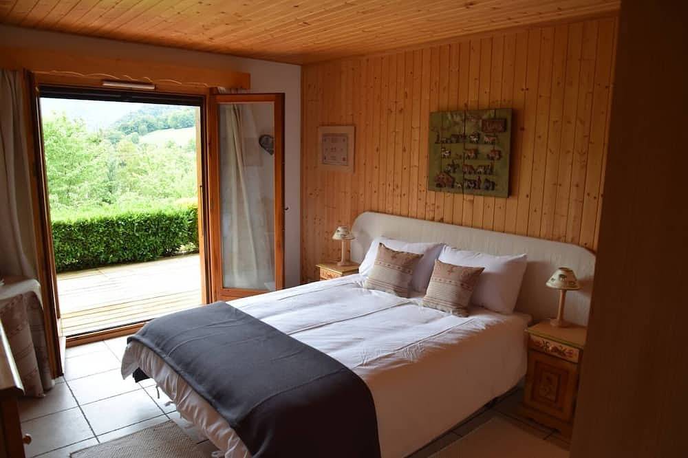 Berghütte mit Pool und herrlicher Aussicht, in der Nähe von Ski- und Sommeraktivitäten in Mieussy, Region Bonneville