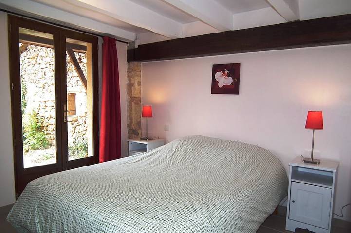 Gîte pour 11 personnes, avec jacuzzi et jardin ainsi que piscine et sauna à Gavaudun - 2