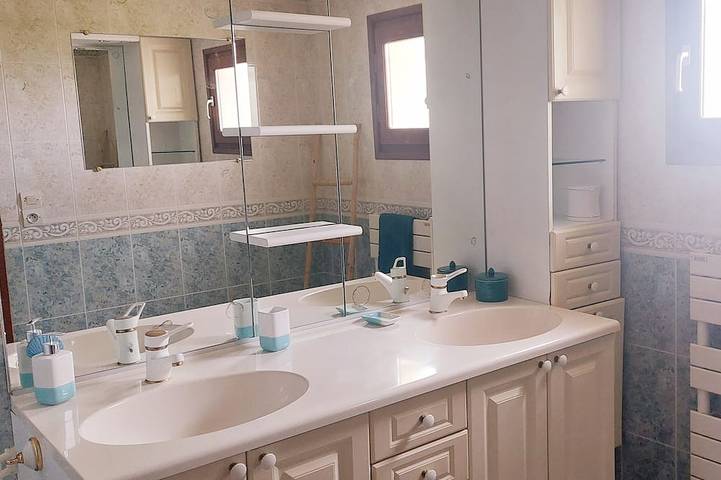 Location de vacances pour 2 personnes, animaux acceptés à Saint-Genès-de-Castillon - 3