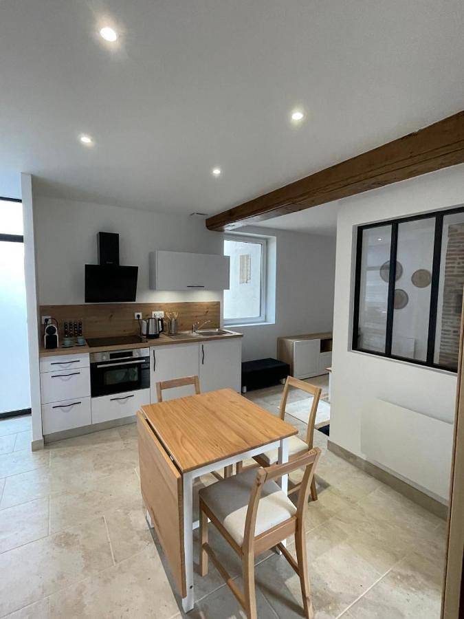 Gîte pour 3 personnes, avec vue ainsi que jardin et terrasse à Saint-Germain-du-Bois - 2