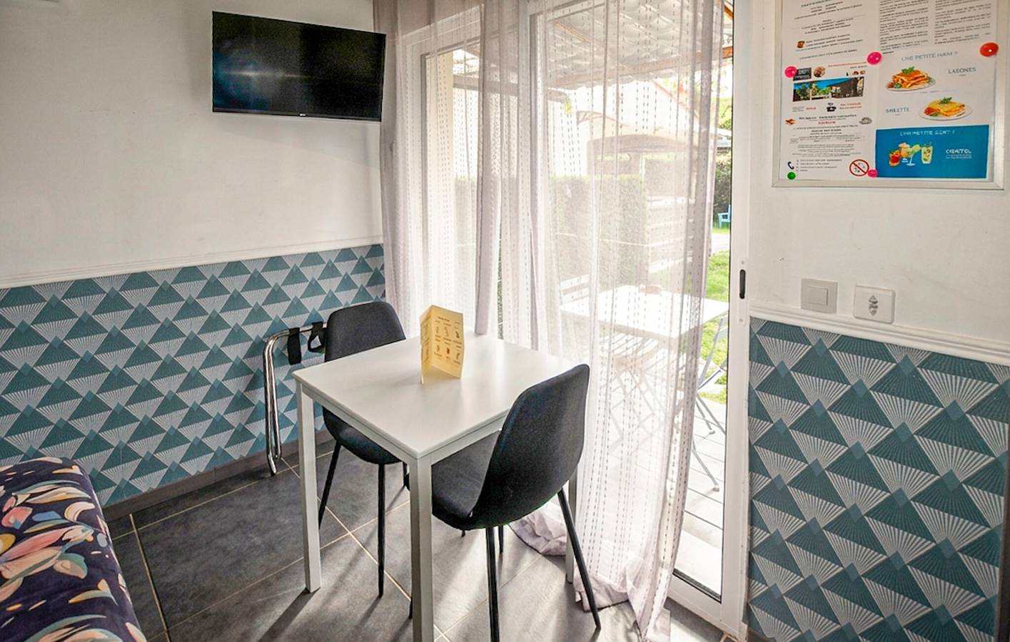Apartamento tranquilo con piscina y jardín, a 1,5 km del centro de Taillades in Taillades, Parque natural regional del Luberon