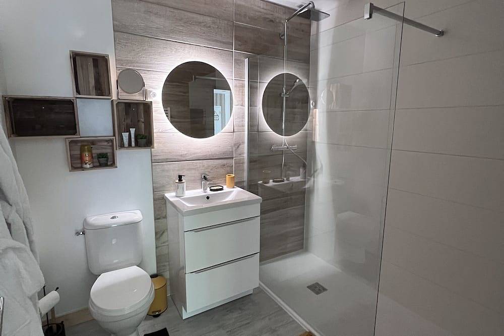 Gîte De Charme Avec Spa Privatif in Médis, Côte de Beauté