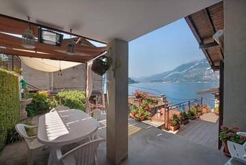 Villa pour 7 personnes, avec vue sur le lac ainsi que vue et jardin à Commune de Varenna
