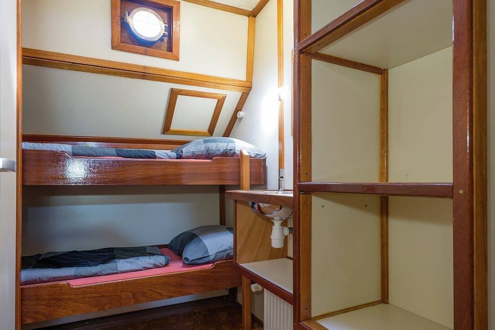 Boot in Leiden bij Centrum & Musea in Leiden, Nederlandse Noordzeekust