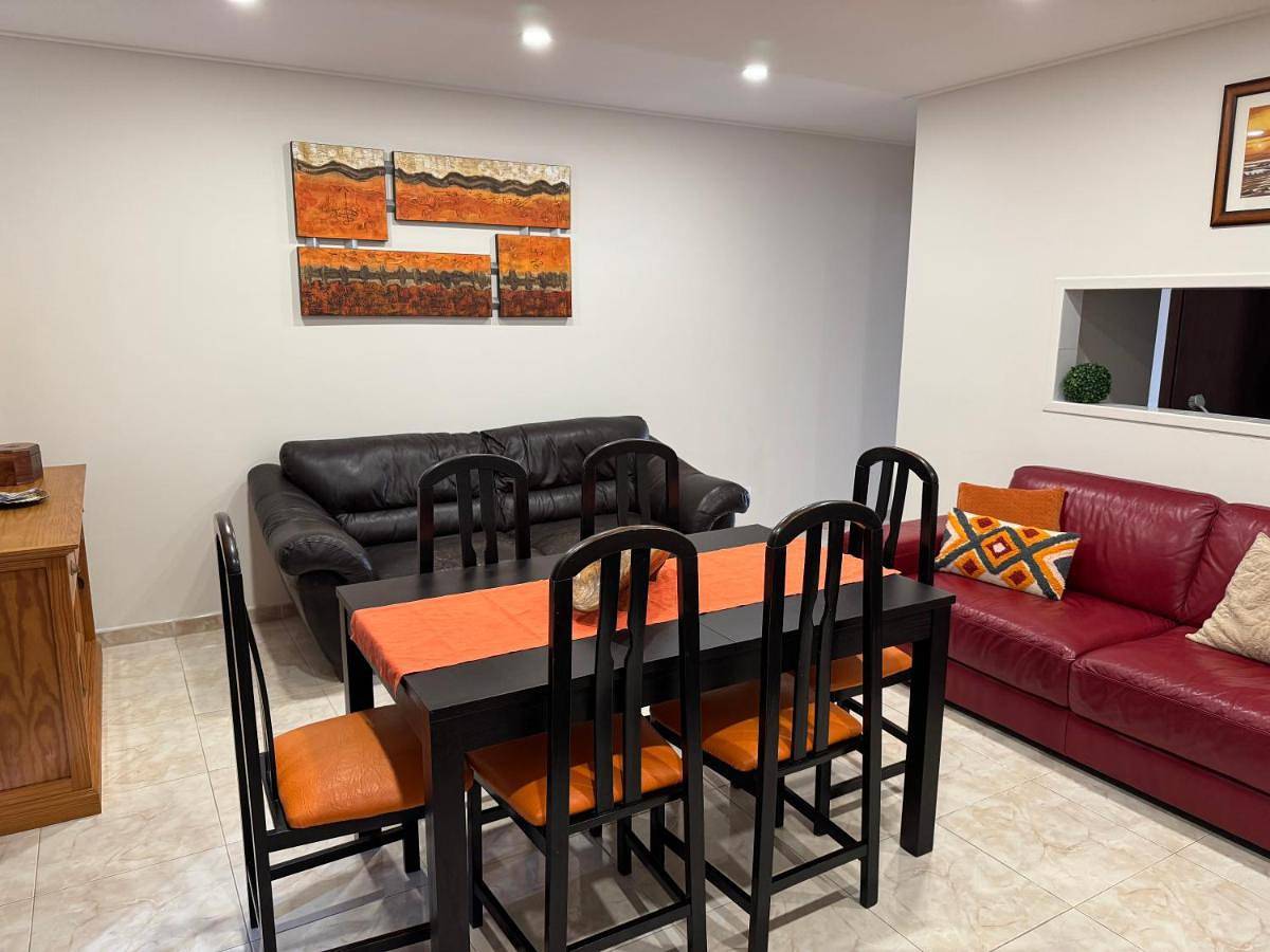 Apartamento inteiro, Three-Bedroom Apartment in Silveira (Portugal), Distrito de Lisboa