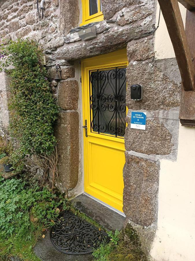 Location de vacances pour 3 personnes, avec jardin, animaux acceptés à Berrien - 2