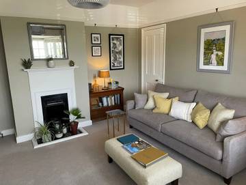 Log Cabin for 3 People in The Cotswolds, South East England, Photo 1