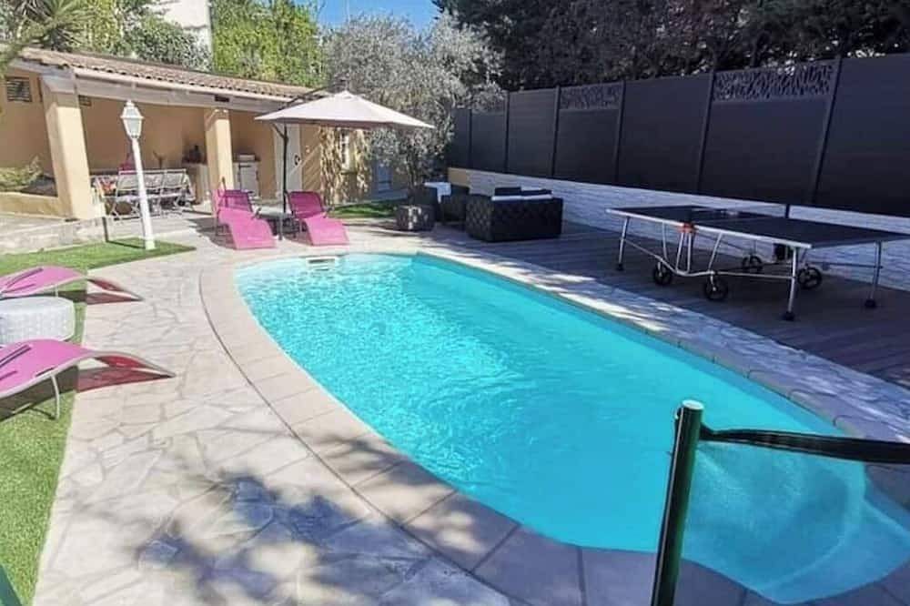 10 min. from Cannes, garden level with private pool, ideal for families in Le Cannet, Cannes region