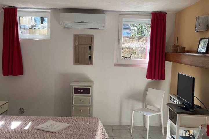 Location de vacances pour 6 personnes, avec jardin et balcon dans Office De Tourisme Cavalaire - 4