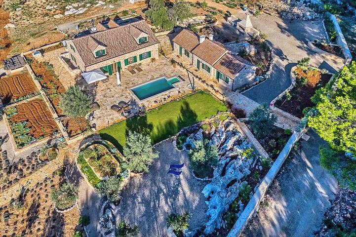 Villa pour 12 personnes, avec piscine ainsi que jardin et balcon, animaux acceptés à Stari Grad - 3