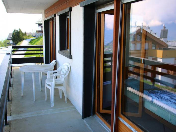 Vakantiewoning voor 8 personen, met zwembad en balkon, kindvriendelijk in Veysonnaz