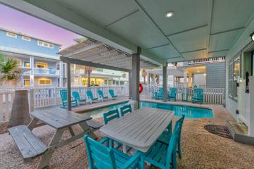 Vacation Rental for 16 Guests in Port Aransas, Mustang Island, Picture 3