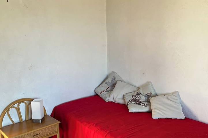 Gîte pour 6 personnes, avec terrasse et jardin, animaux acceptés à Saint-Laurent-le-Minier - 2
