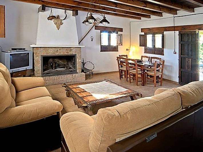 Casa rural para 11 personas, con piscina y terraza además de jacuzzi y jardín, Se admiten mascotas en Montefrío - 3