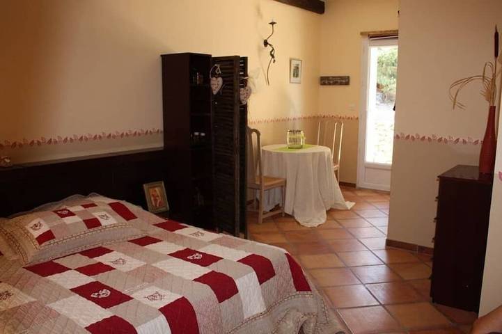 Gîte pour 2 personnes, avec jacuzzi ainsi que jardin et terrasse à Signes - 2