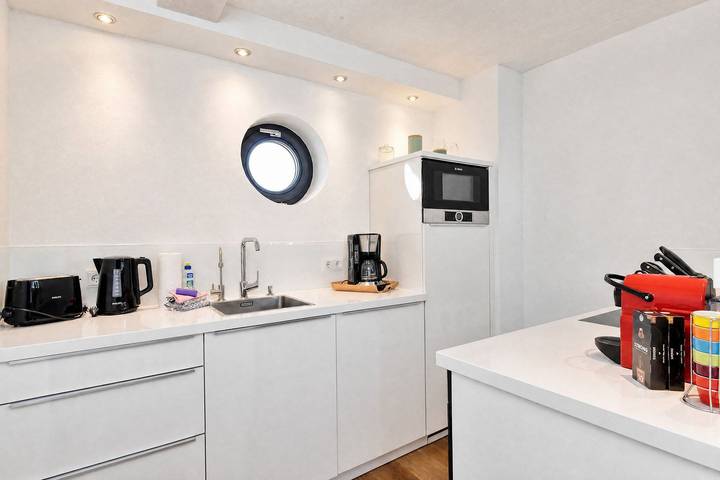 Geheel appartement, Vakantieappartement voor 5 personen met zwembad in Strand Prora, Binz