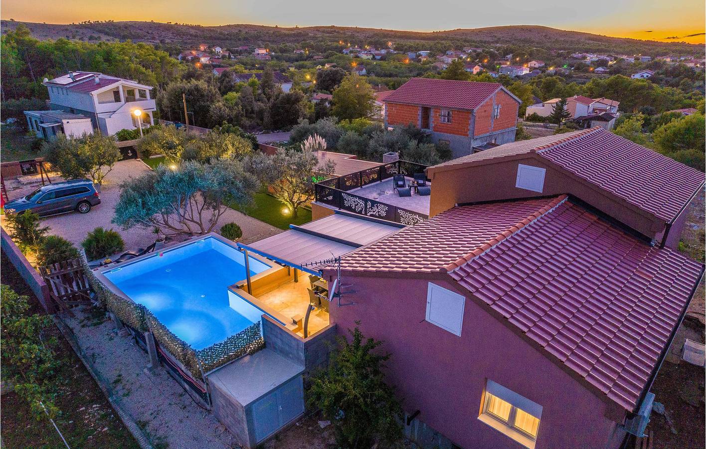 Gemütliche Ferienwohnung 2 km vom Strand entfernt mit WLAN, Klimaanlage, Terrasse und Parkplatz in Vir