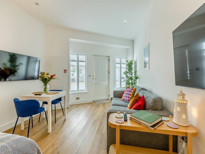 Log cabin for 2 people, with garden in Torquay