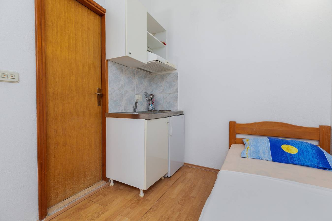 Ganze Wohnung, Studio Appartement mit Terrasse und Meerblick Duce, Omis -c in Dugi Rat, Omis-Riviera