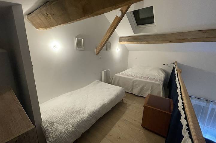 Gîte pour 5 personnes, avec jardin ainsi que piscine et terrasse à Beynost - 3