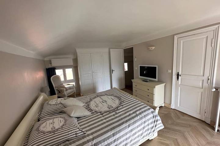 Gîte pour 7 personnes, avec piscine dans Magagnosc - 4