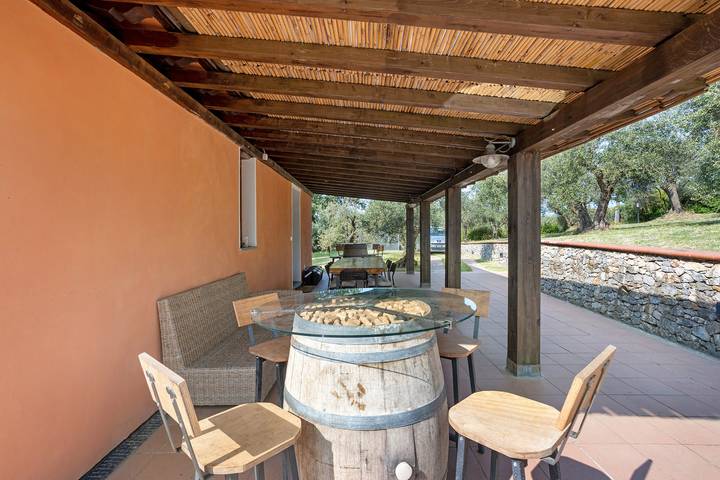 Ferielejlighed for 4 personer, med jacuzzi og have i Liguria