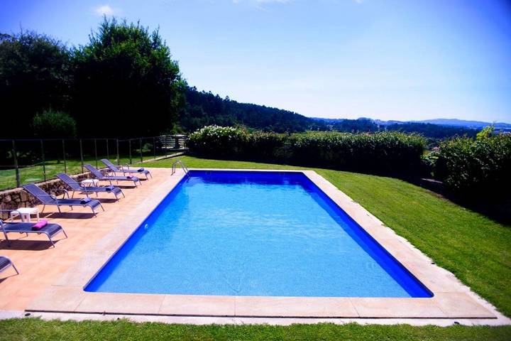 Casa de vacaciones para 11 personas, con Terraza y Jardín además de Piscina y Vistas en Ribadumia