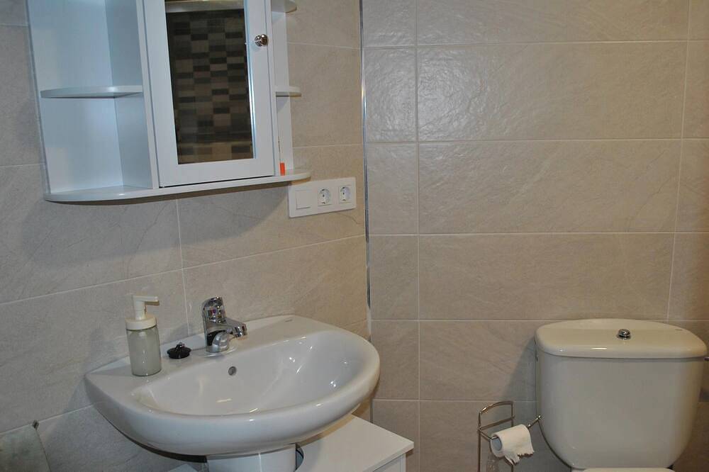 Country House 'Romo 2' with Mountain View, Wi-Fi and Air Conditioning in Rute, Sierras Subbéticas