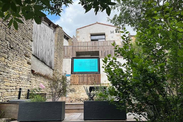 Location de vacances pour 10 personnes, avec balcon à Arçais