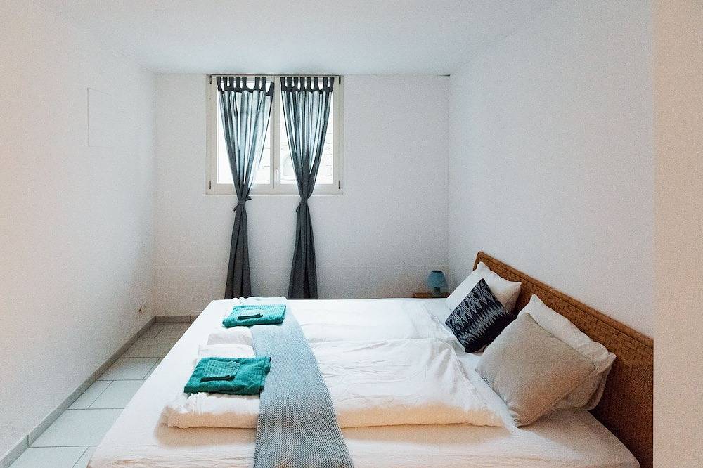 Villa directly at the lake with private pool, own beach and boathouse in Horw, Lake Lucerne