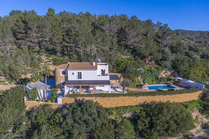 Glamping voor 12 personen, met tuin en balkon op Ibiza