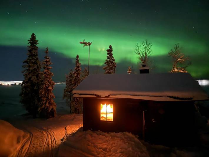 Lägenhet för 2 Personer, med utsikt samt trädgård och bastu och sjöutsikt i Kiruna