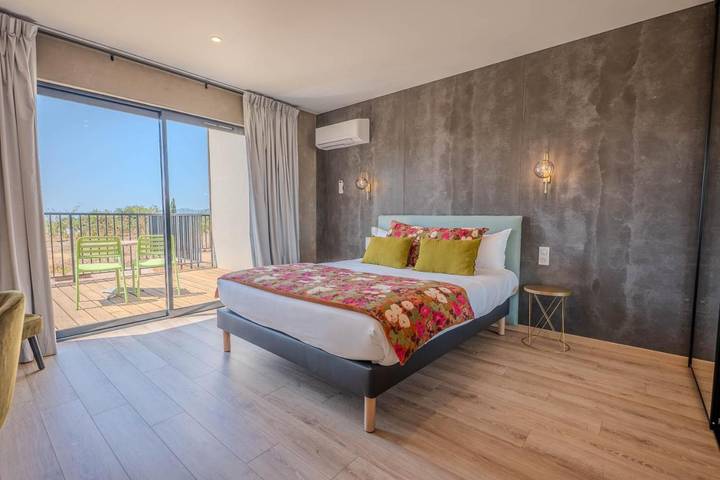 Hotel für 2 Personen, mit Terrasse und Garten sowie Pool und Ausblick in Afa