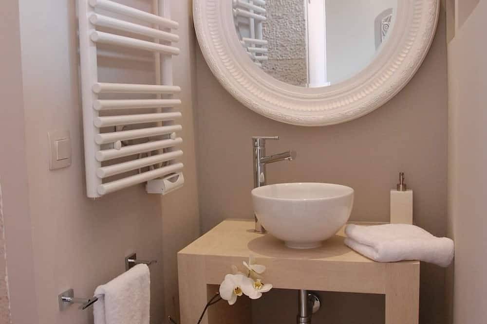 Ganze Wohnung, Apartment-Ensuite mit Dusche-Vue sur cour intérieure in Lille, Lille und Umgebung
