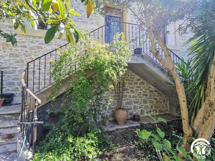 Gîte pour 8 personnes, avec Terrasse et Jardin