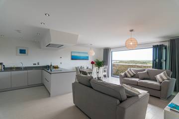 Holiday Rental for 4 People in Tenby, Pembrokeshire, Photo 2