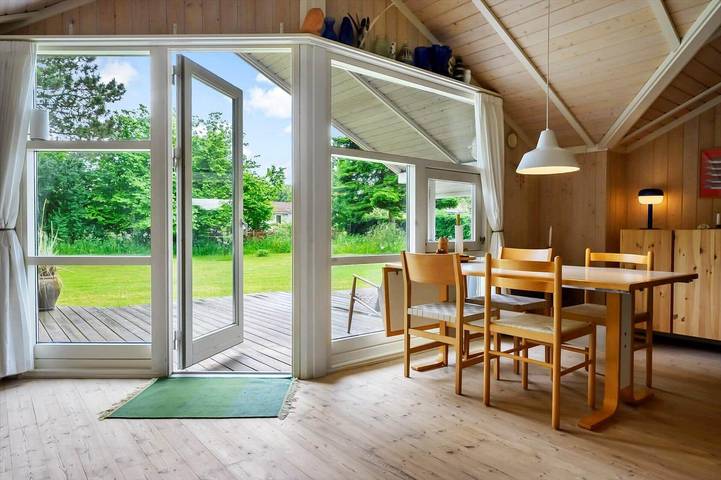 N333 Karrebæksminde - Reedtzholmvej 32 in Karrebæksminde, Enø