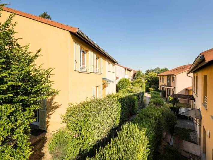 Appartement de vacances pour 8 personnes, avec terrasse et piscine, animaux acceptés