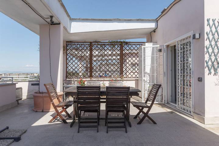 Ganze Wohnung, Ferienwohnung für 6 Personen mit Balkon/Terrasse in Rom, Rom Provinz
