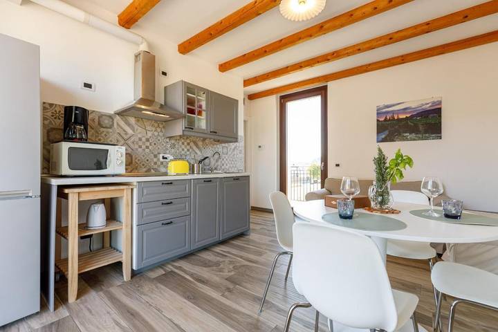 Gîte pour 4 personnes, avec vue ainsi que piscine et jardin à Garde - 4