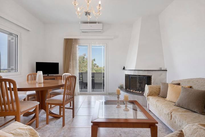 Vakantiehuis 'La Casa Di Leone Casa Sorella' met zeezicht, wifi en airconditioning in Iraklio-Heraklion en omgeving
