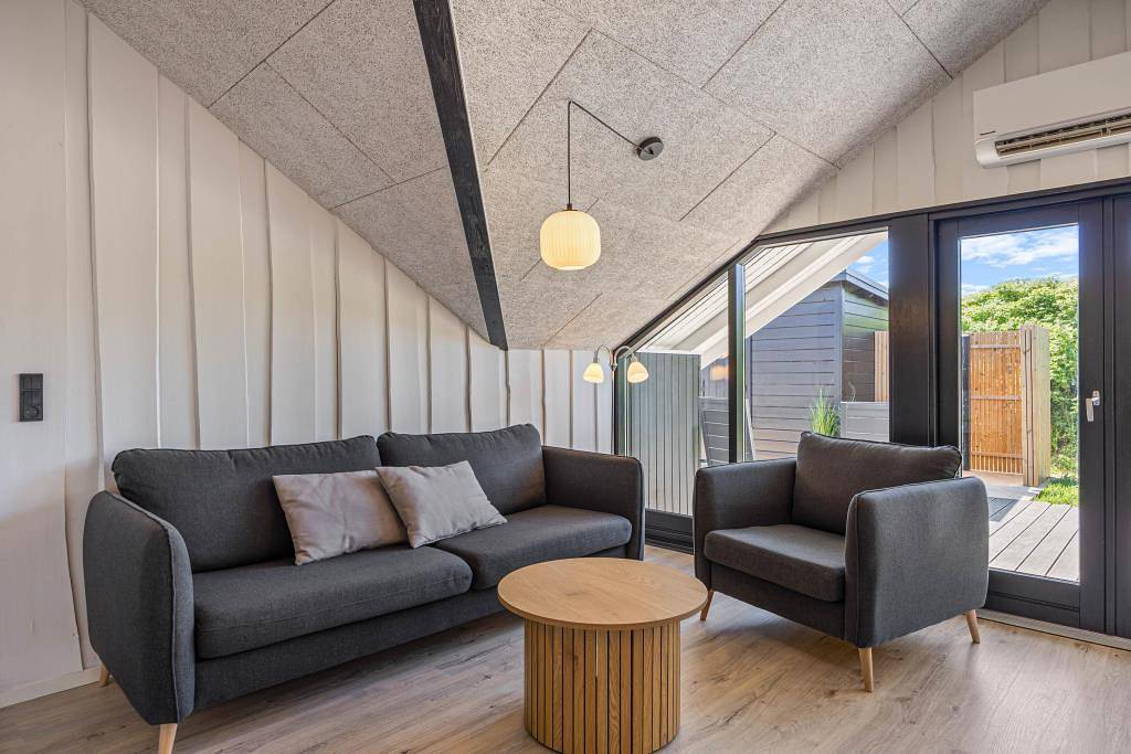 Strandnahes Ferienhaus in Bjerregård mit Außensauna in Bjerregård, Holmsland Klit