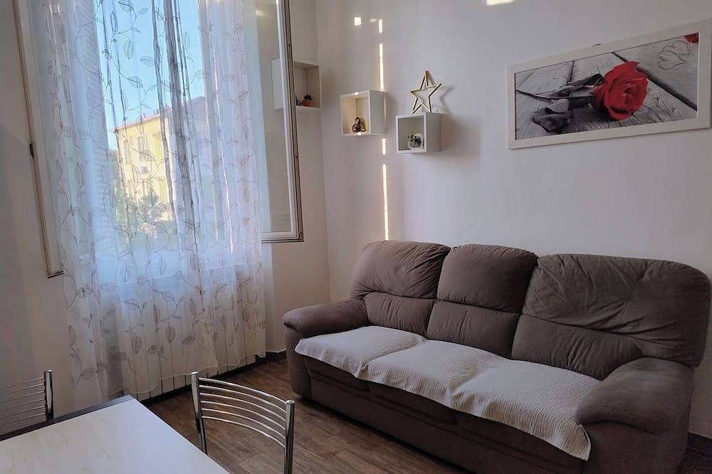 Entire apartment, Bright and cozy apartment in quiet part of town in Sesto San Giovanni, Milan Province