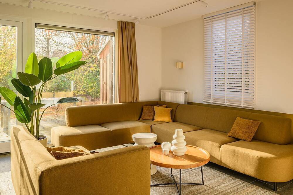 Detached house luxe - 5 bedrooms / 2 bathrooms in Maastricht, Hoge Kempen